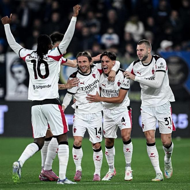 环足奖年度最佳总监候选：坎波斯、爱德华兹&理查德-休斯在列（环足奖年度最佳总监提名公布：坎波斯、爱德华兹、理查德-休斯入围）