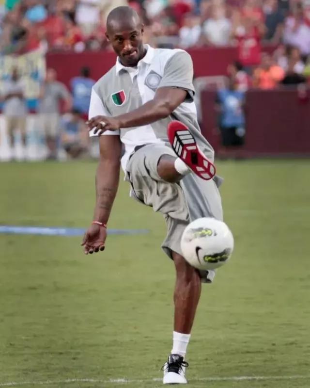 记者：本届世界杯将有半场球员和教练采访，赛前两天开发布会（记者称：本届世界杯增设半场球员、教练采访，赛前两日举行发布会）