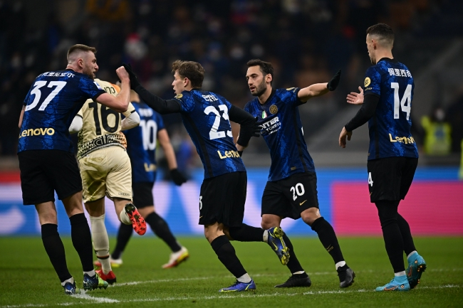 梅开二度助国米终结连败，劳塔罗当选与比萨一役全场最佳（独中两元助国米止连败，劳塔罗荣膺对阵比萨一战最佳球员）