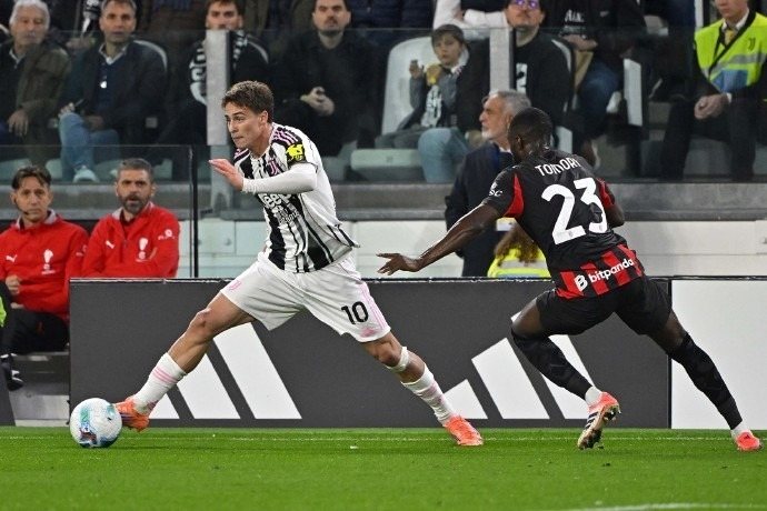 419场，张稀哲超越杨智位列国安队史总出场数第二（张稀哲出战第419场，超越杨智升至国安队史出场榜第二）