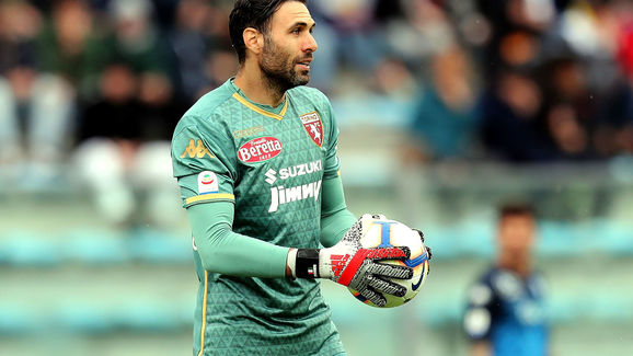 足协杯夺冠次数排名：山东8次居首，国安5次独居次席（足协杯夺冠次数榜：山东8冠领跑，国安以5冠独占次席）