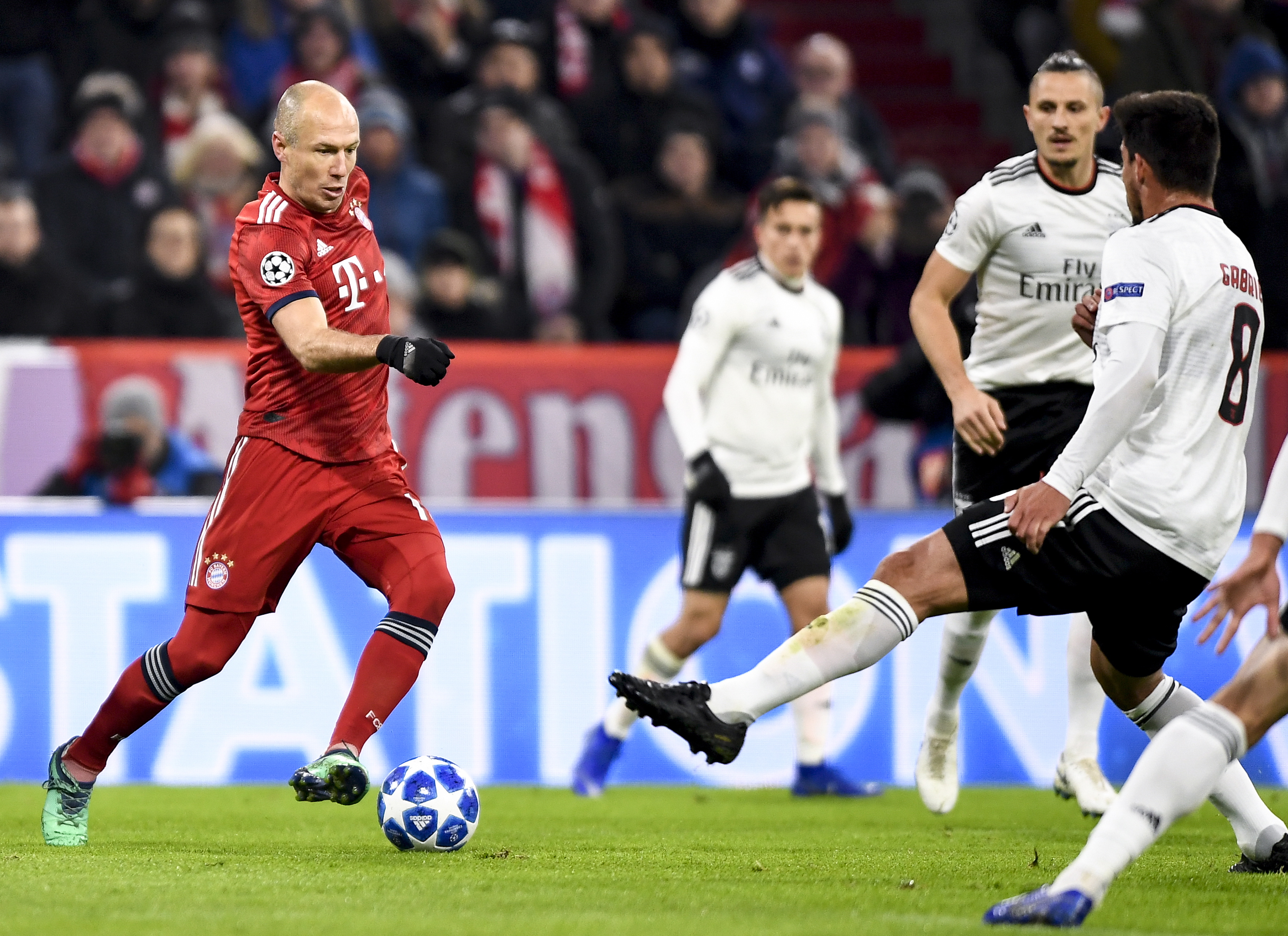 某球星再次进入本轮最佳阵容（某球星再度入选本轮最佳阵容）