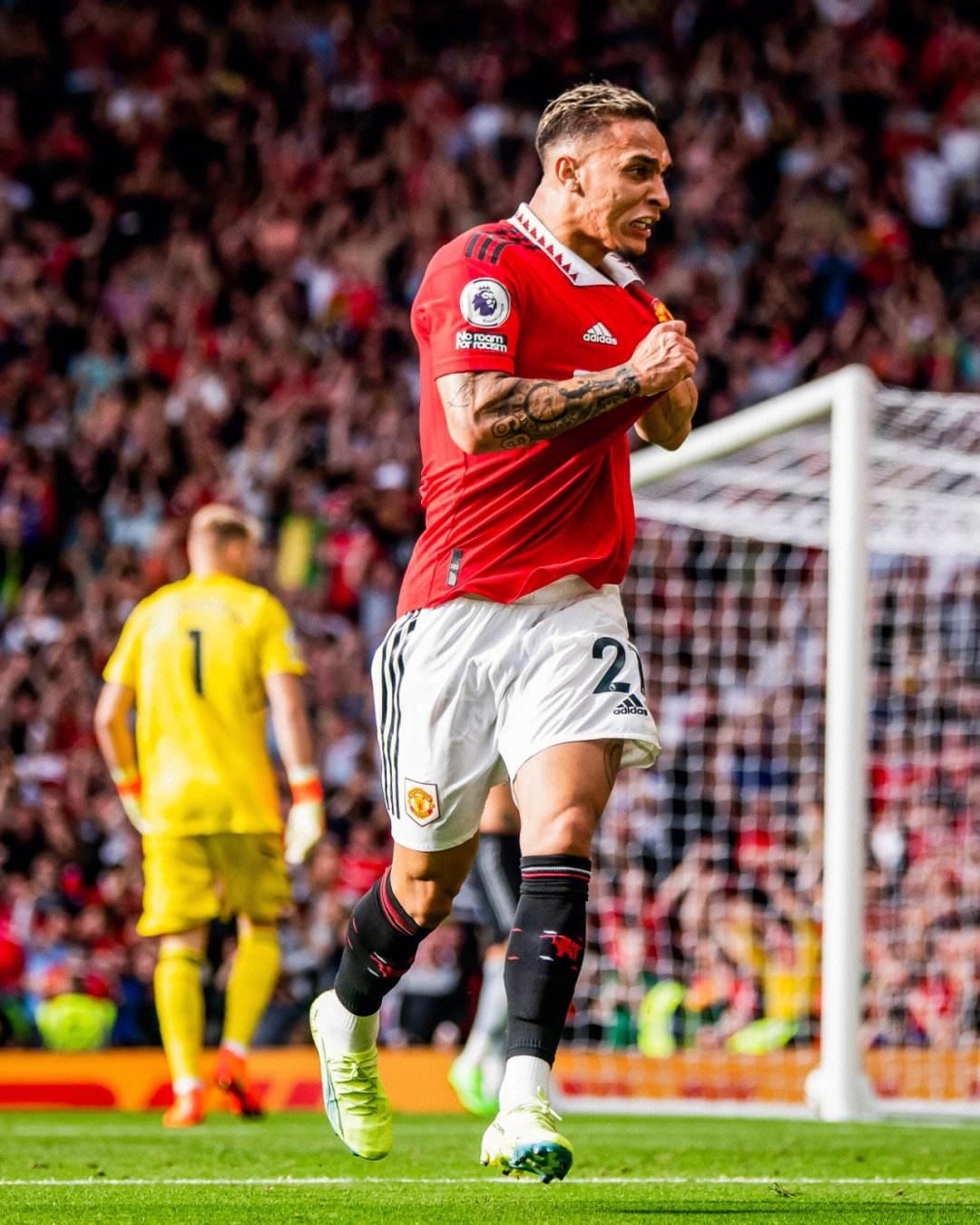 体总：占旭刚任举重摔跤柔道中心主任，王励勤任乒羽中心副主任（体育总局任命：占旭刚出任举摔柔中心主任，王励勤任乒羽中心副主任）