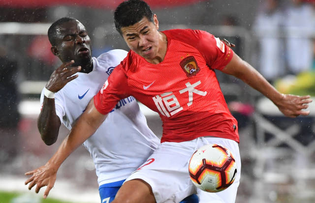 詹姆斯关键上篮助球队锁胜（詹姆斯制胜上篮助球队取胜）