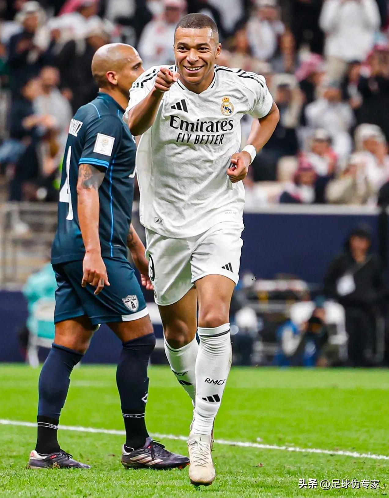 詹卢卡-曼奇尼：现在才11月，谈罗马争冠为时过早（詹卢卡-曼奇尼：才到11月，现在谈罗马夺冠仍为时尚早）