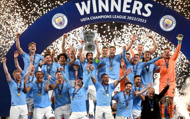 梅西太内向了，主持人说第一句就想拿着奖杯走，不到三年拿四冠（梅西被调侃太内向：刚开口就想捧杯走人，三年未满豪取四冠）