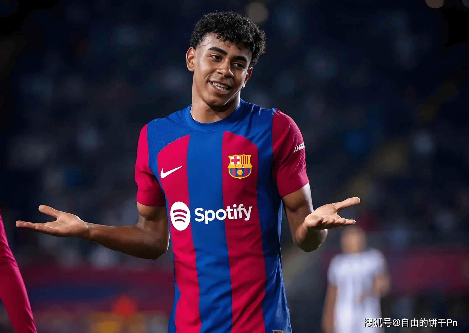 前教练：库普梅纳斯能很好地适应三中卫，斯帕莱蒂非常了解他（前任教头：库普梅纳斯契合三后卫体系，斯帕莱蒂对其了如指掌）