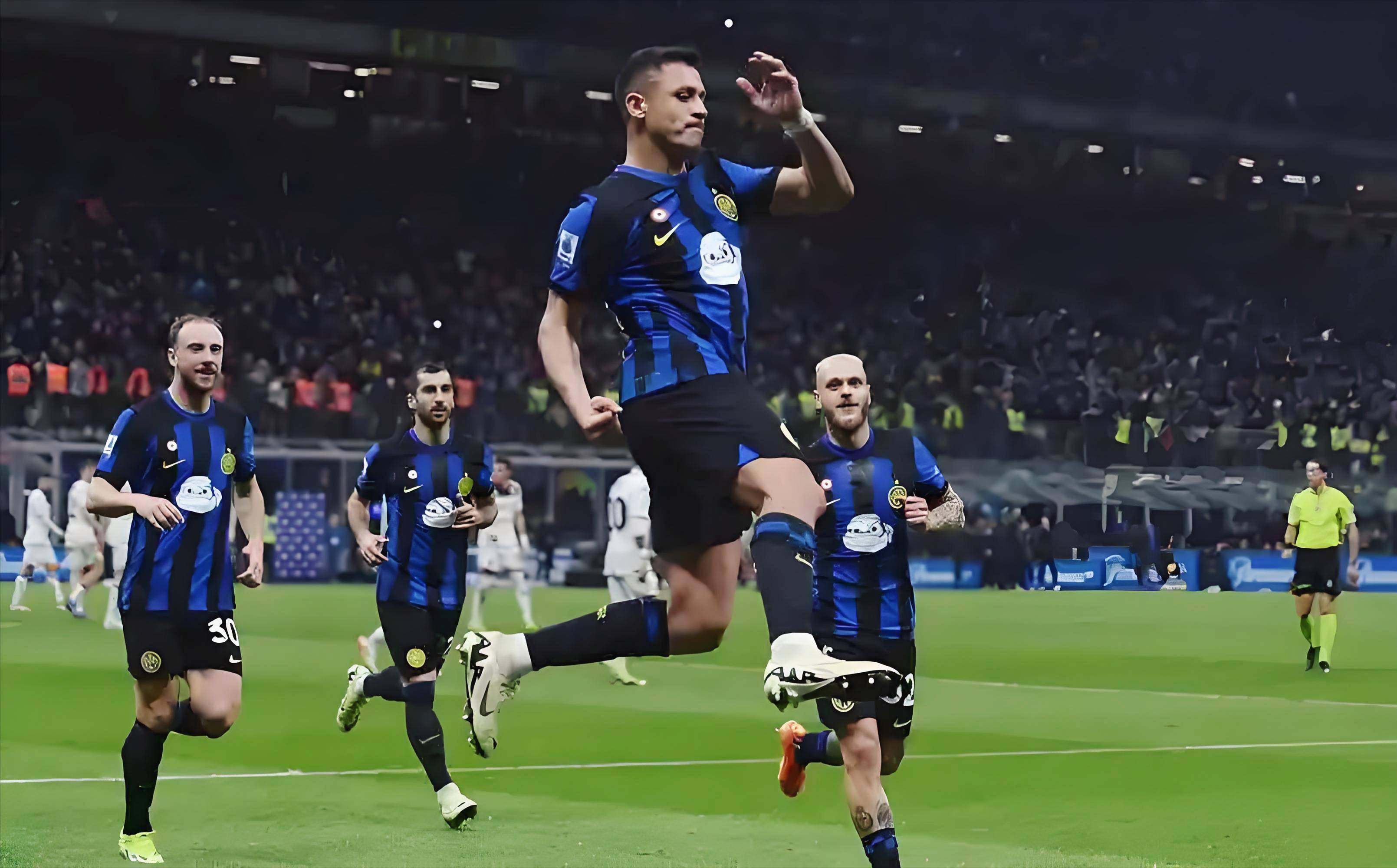 曼联签新中场恐突破1亿转会费大关！曝巨头考察左闸，被誉为德国坎塞洛（曼联追新中场或砸超1亿！曝高层考察左后卫，被誉为德国坎塞洛）