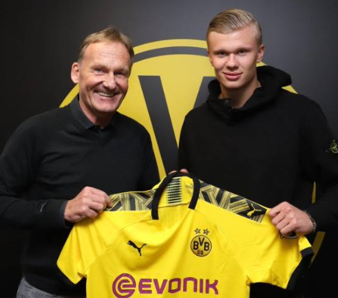 FIFA女足最新排名：中国女足下降一位至世界第17，亚洲第四（FIFA女足排行更新：中国队跌至世界第17位，亚洲第4）