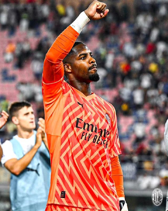 官方：中国香港代表队归化26岁原以色列籍中场巴拉克