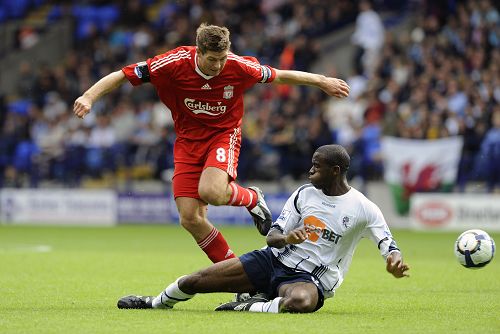 曼联高层对阿莫林分歧曝光，两人力挺两人质疑！12月战绩或定未来