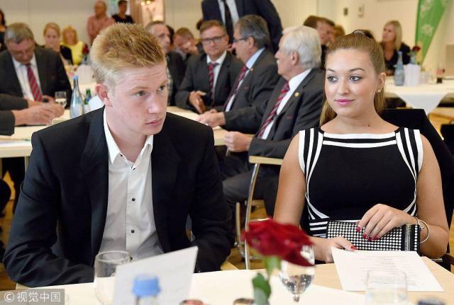 曼城斯特林关键进球锁定三分