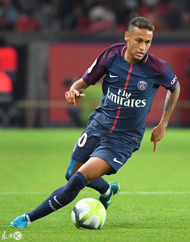 拜仁大胜巩固榜首