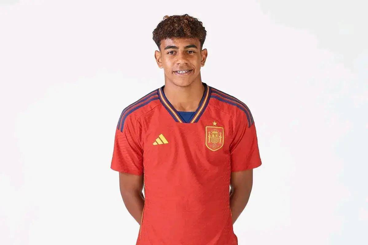 苏炳添：一直很关注C罗、詹姆斯等巨星，曾想过跑到40岁（苏炳添：长期关注C罗、詹姆斯等巨星，一度立志跑到40岁）